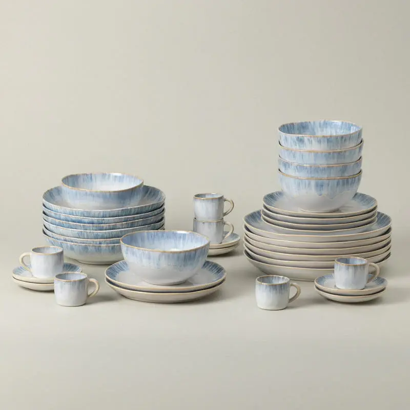Brisa 30-Piece Dinnerware Place Coffee Cup and Saucer