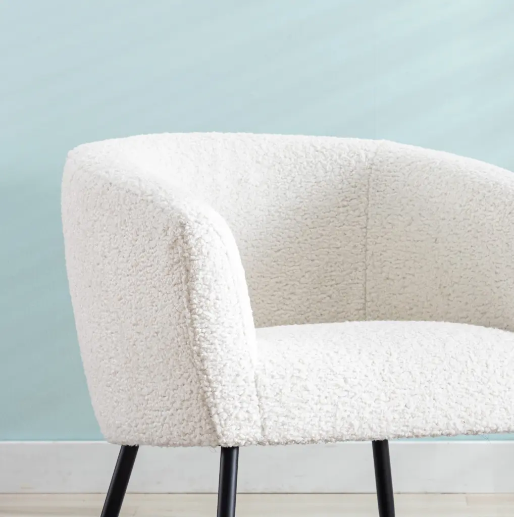 Modern Accent Chair White Sheep Wool Like Fabric Covered Metal Legs kanepe