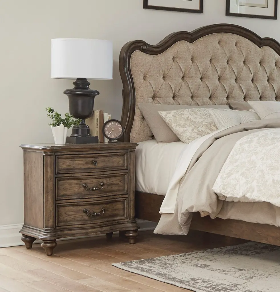 Traditional Brown Oak Finish Nightstand 3 Drawers kanepe