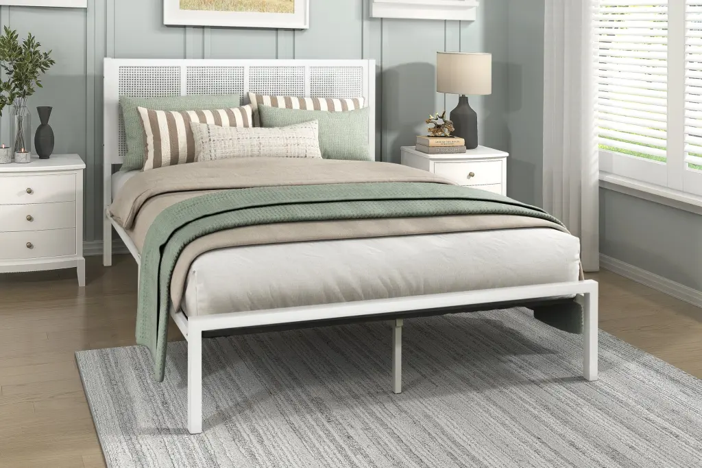 Full Size Platform Bed Metal Frame White Finish Faux Cane Headboard kanepe