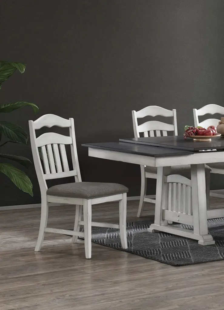 Contemporary Antique White Side Chairs Upholstered Cushion Seat and Ladder Back kanepe