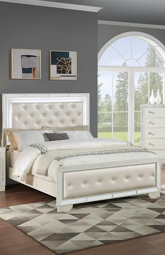 Cream Ivory Tufted Faux Leather Queen Size Bed LED Lights Luxurious Look kanepe
